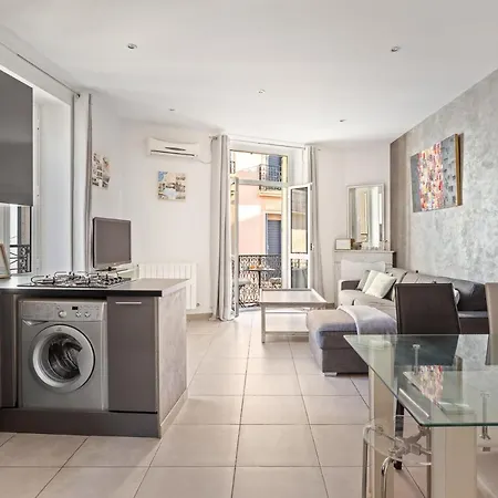 2p Centre De Avec Balcon Апартаменты Канны